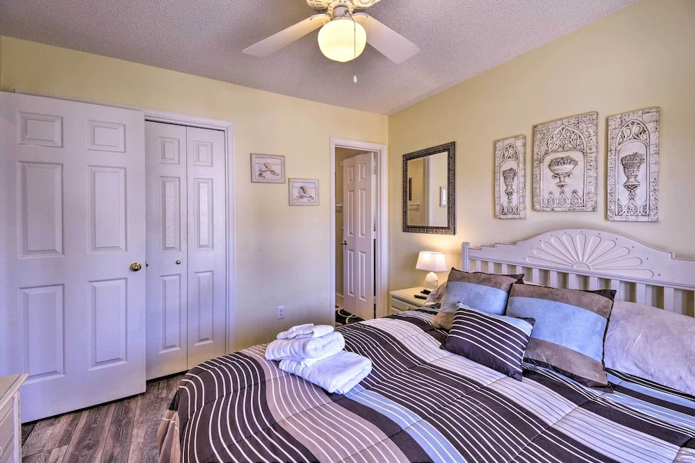 Home w/ Deck in Corolla Light: Walk to Beach!