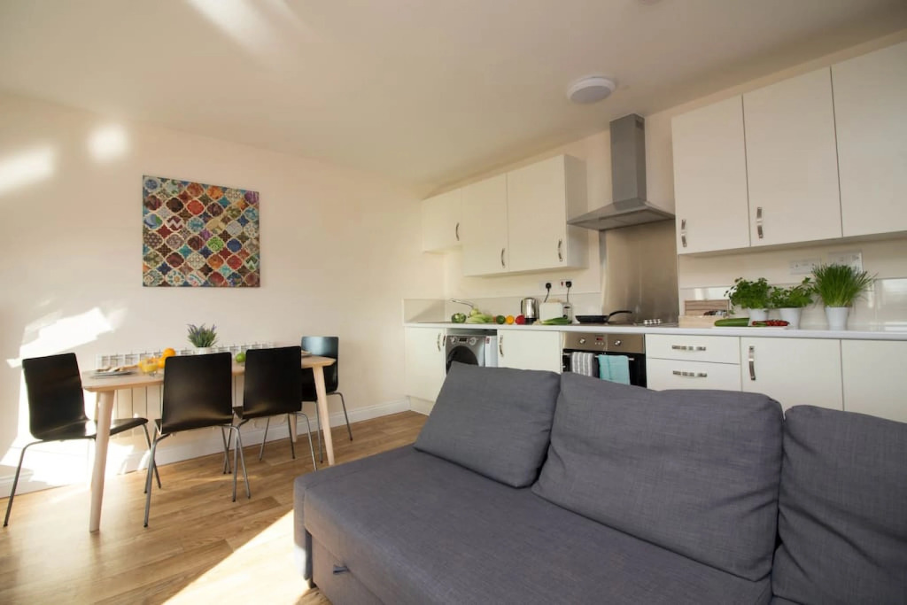 Stayzo Premiere Serviced Accommodation - 17