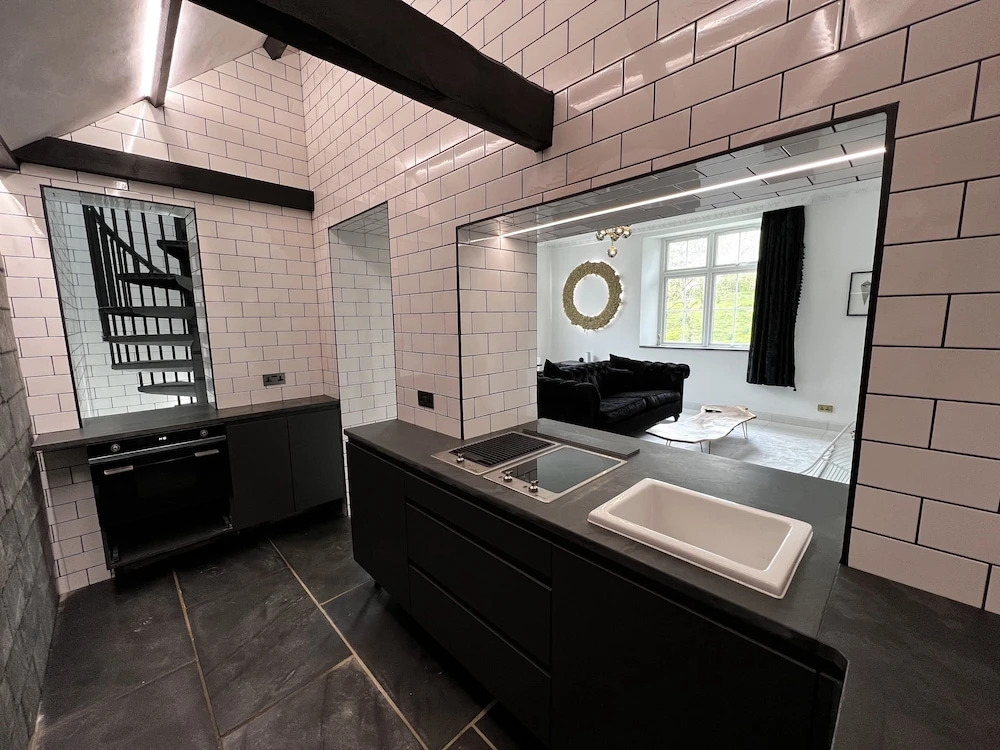 Lower Winsford Apartments & Rooms