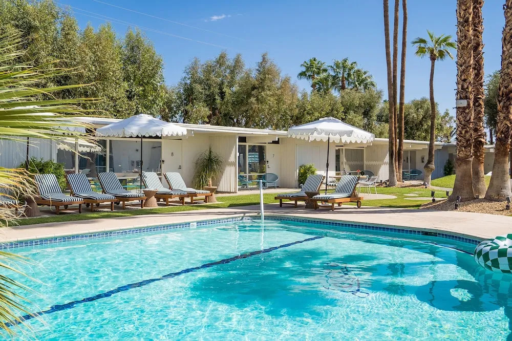 Monkey Tree Hotel 2 by Avantstay Stylish Hotel in Palm Springs w/ Pool!