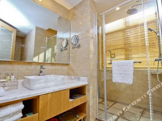 Manrou Hotel