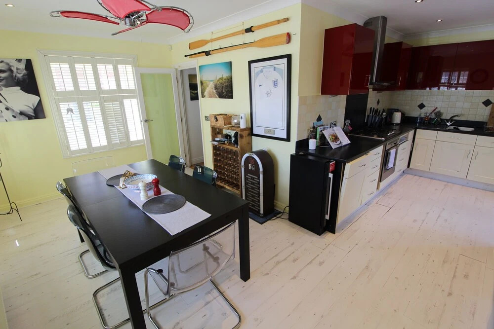 Beautifully Presented Three Bedroom House in Poole