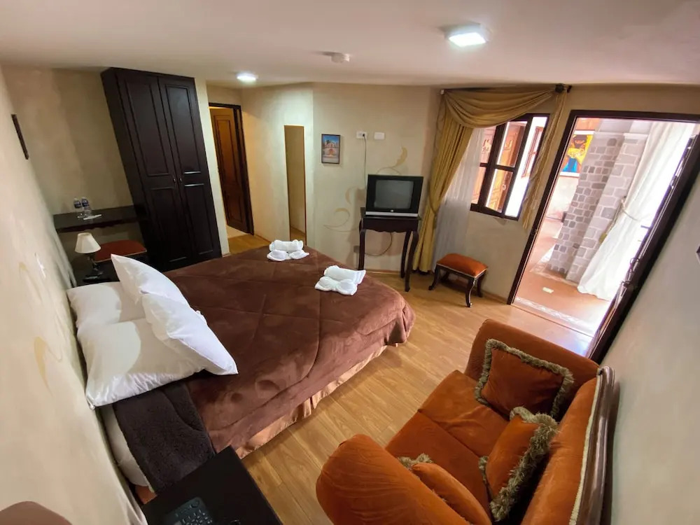 Golden Rest Latacunga