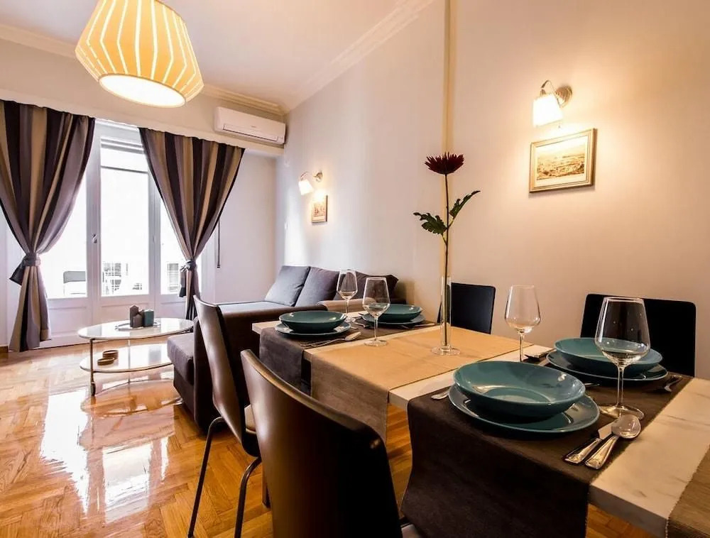 Adorable apartment under Acropolis