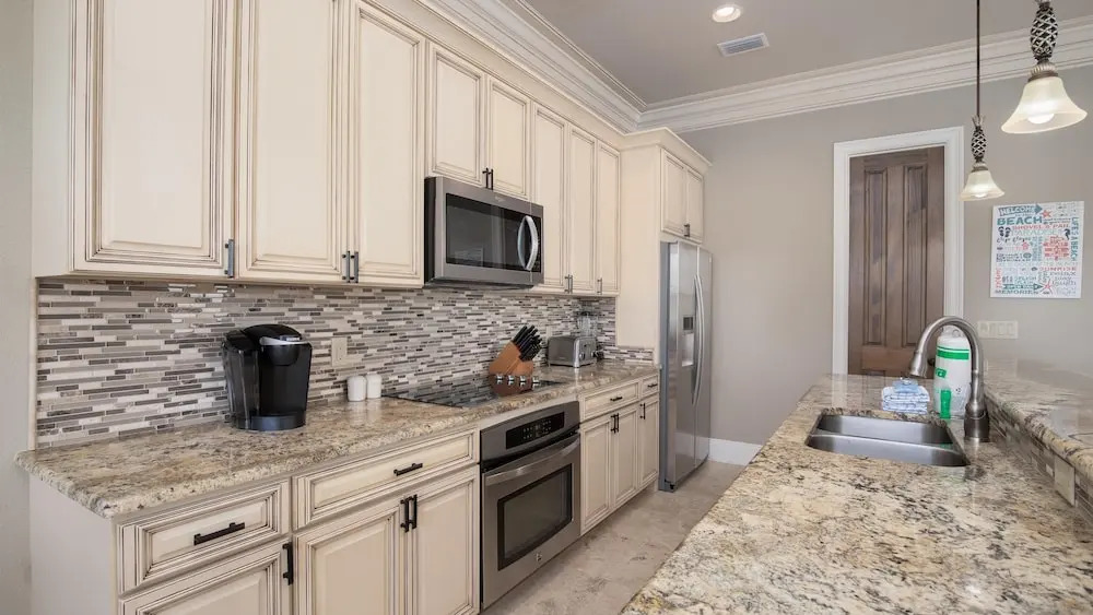 Villa Lago 1909 S 2G 4BR 4BA 12