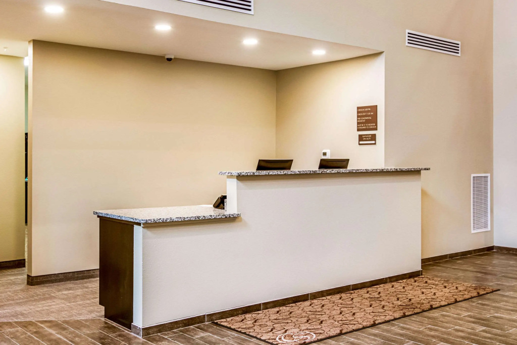 Comfort Suites Wooster near University Campus