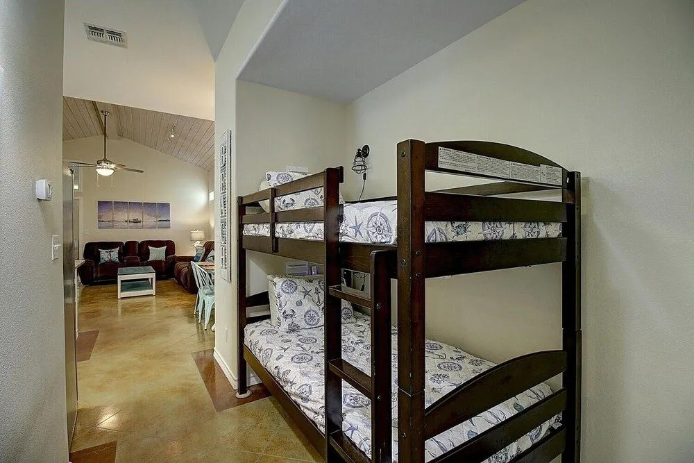 Blue Pelican 3 Bedroom Townhouse by Redawning
