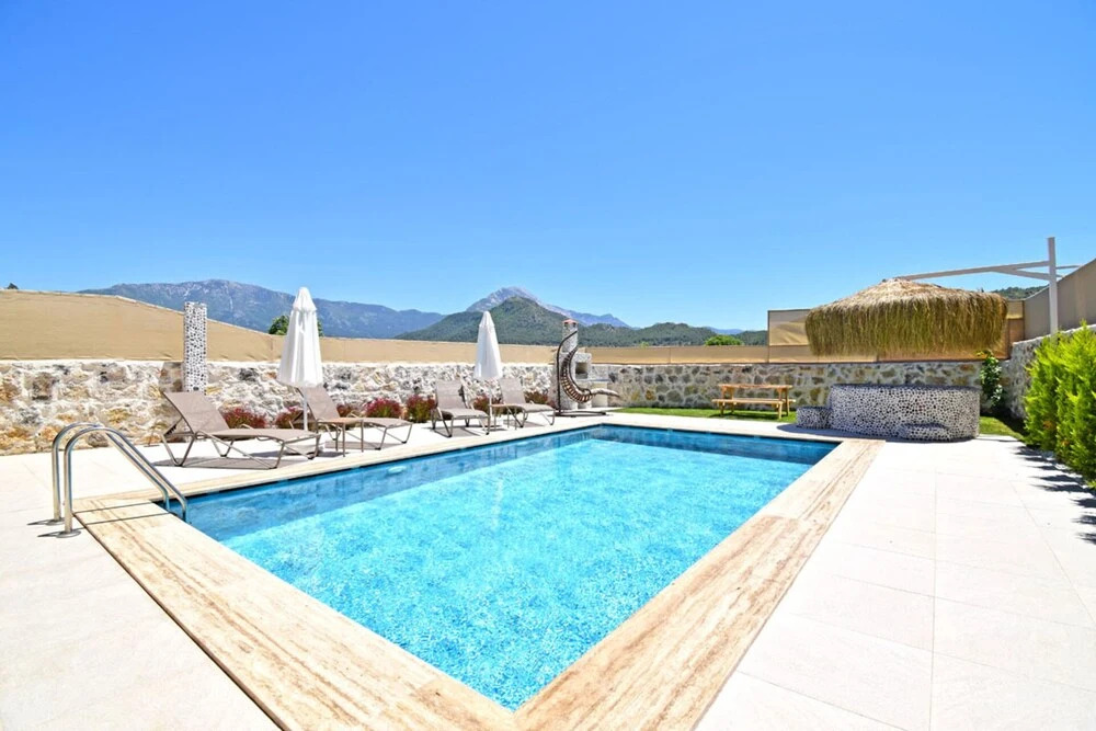 Villa Kaya View - Brand New Stone Villa With Pool