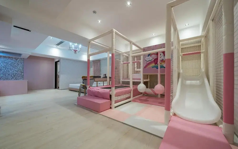 Jangyu Almond Kids Hotel