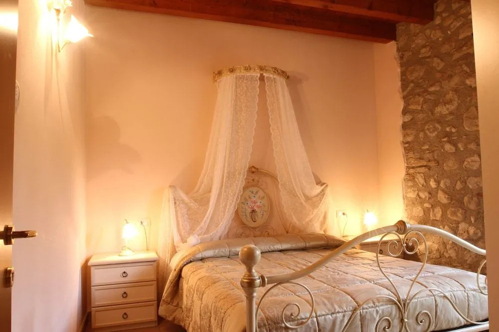 Agriturismo Cascina Crocelle - Lake View and Heated Pool