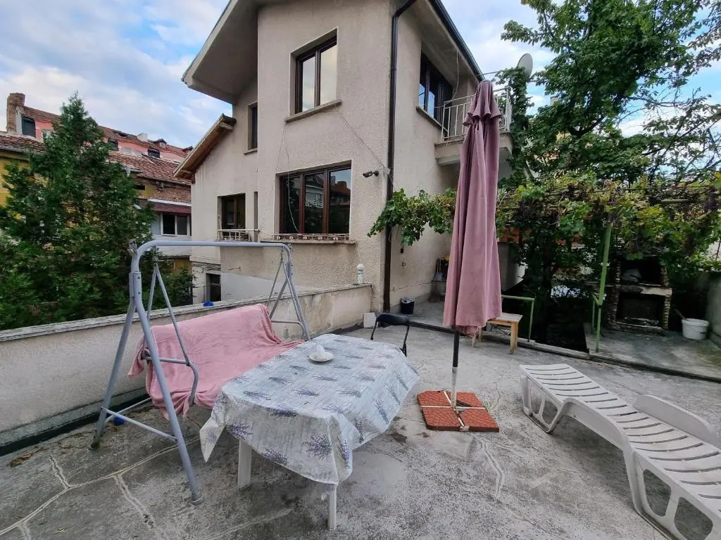 Tsar Simeon, 2 bedroom, living room and fireplace