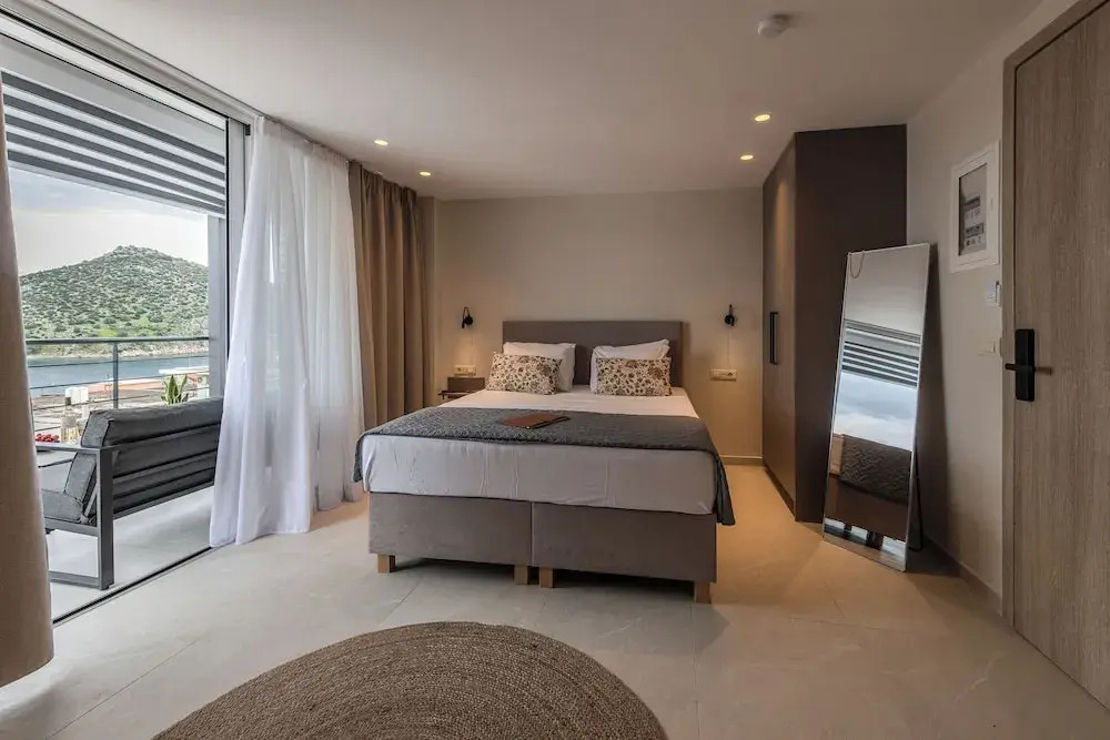 Noma Suites Tolo