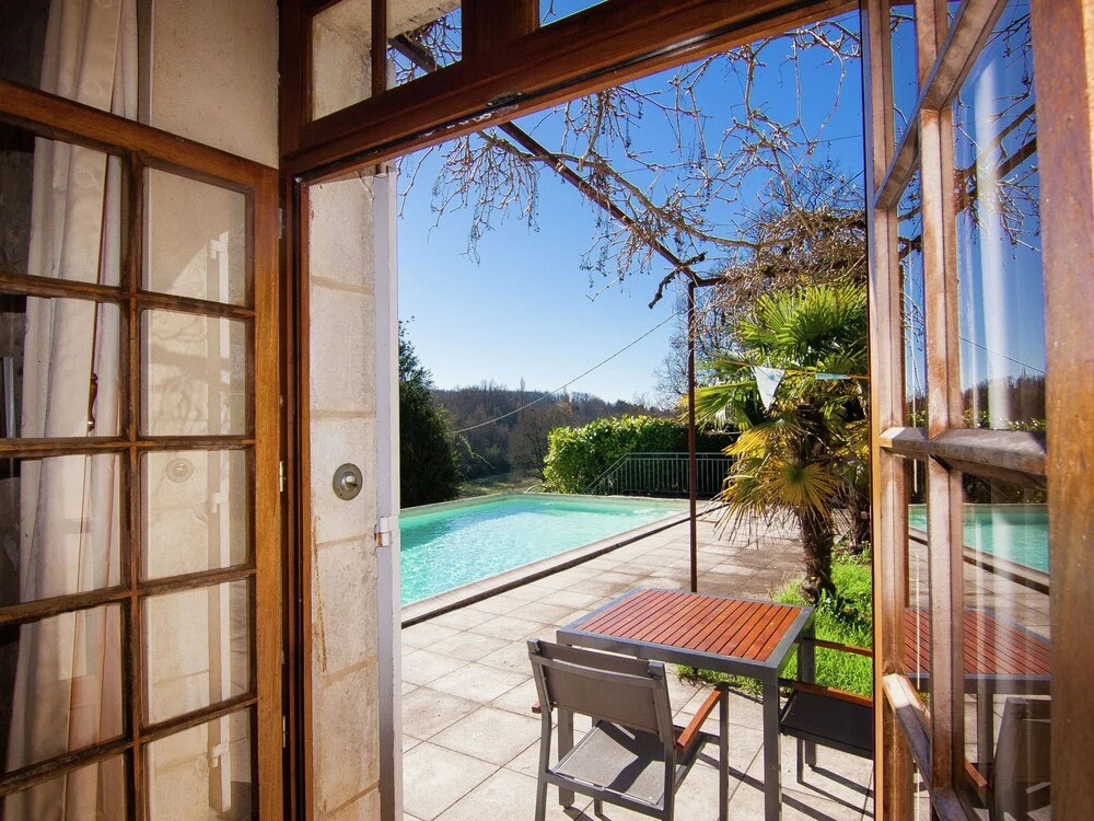 Warm Mansion with Swimming Pool in Sigoules France