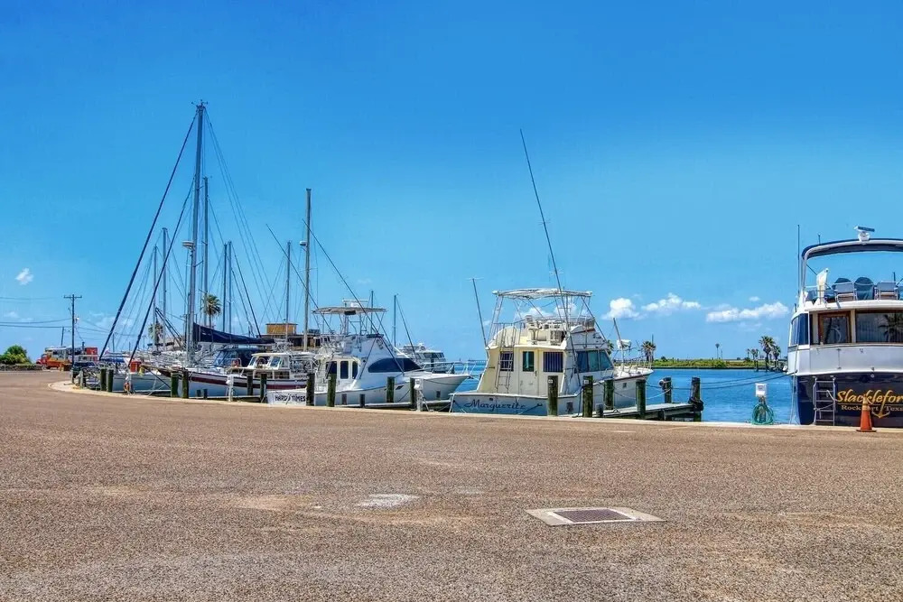 Rockport Blue Crab Bungalow Close to City Attractions by Redawning