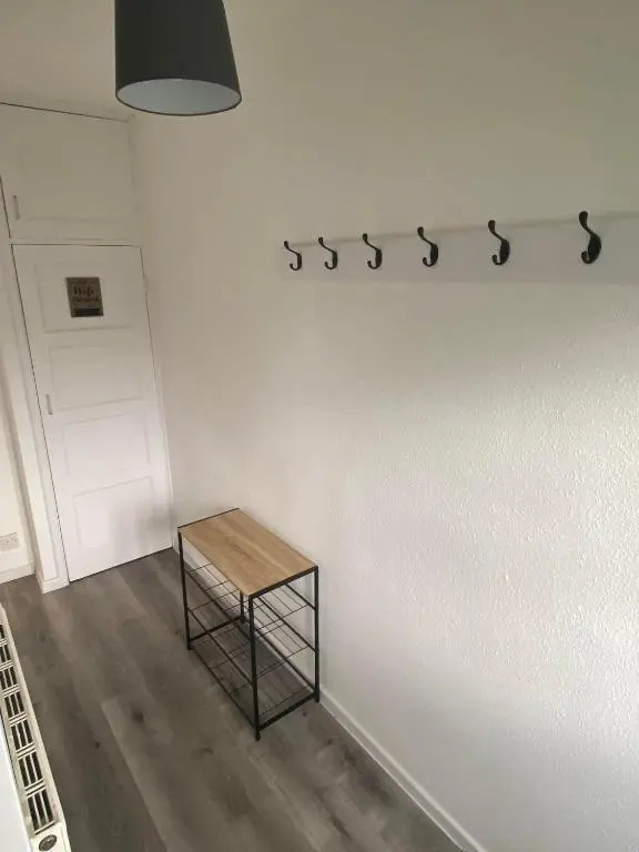 Spacious & Modern 3 Bed House
