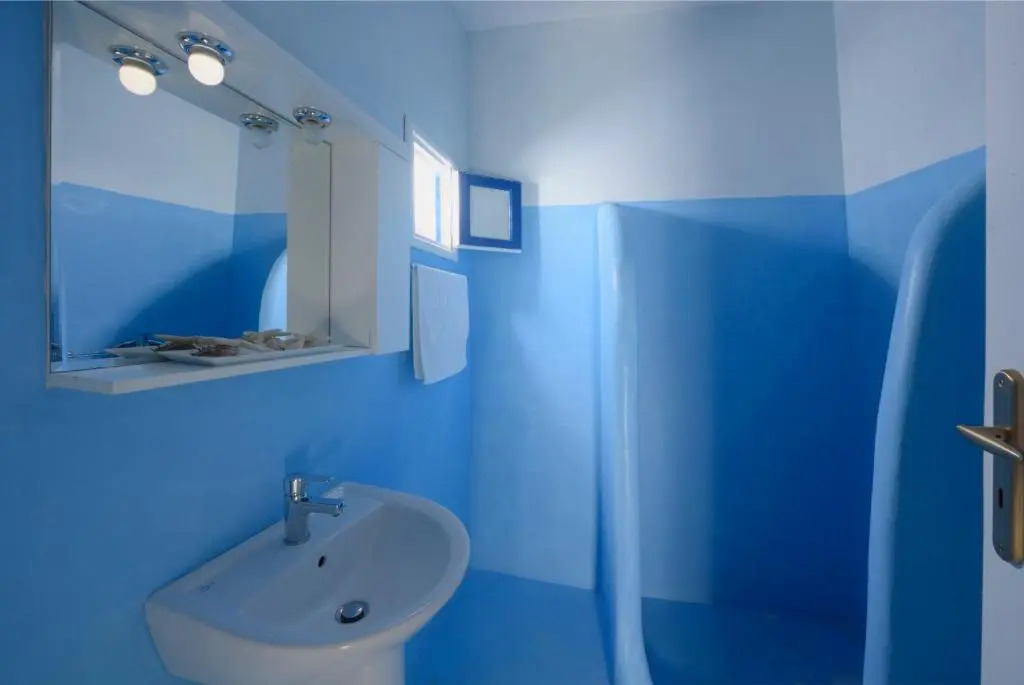 Adonis Rooms