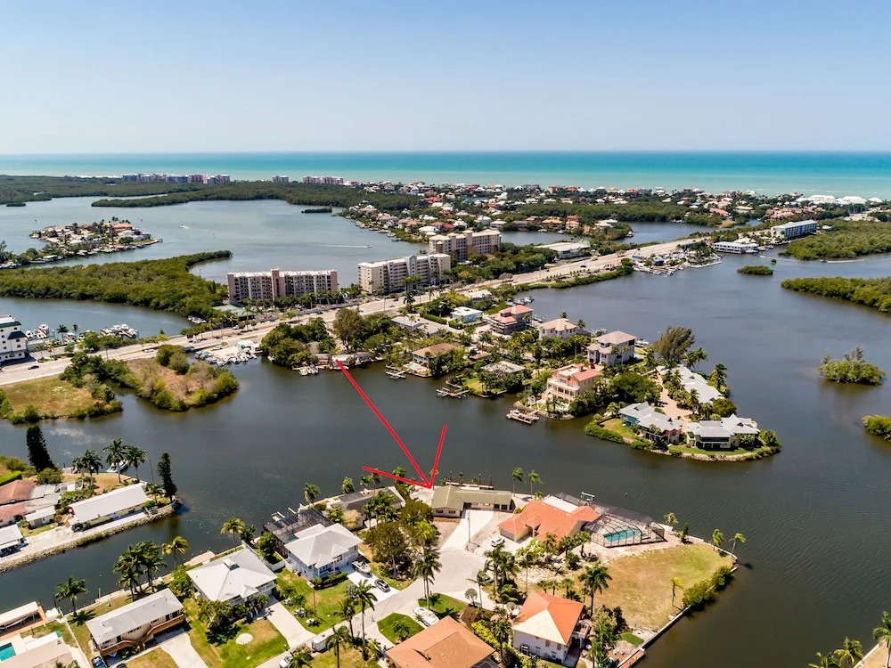 Waterfront 3br W/ Private Dock 3 Bedroom Duplex