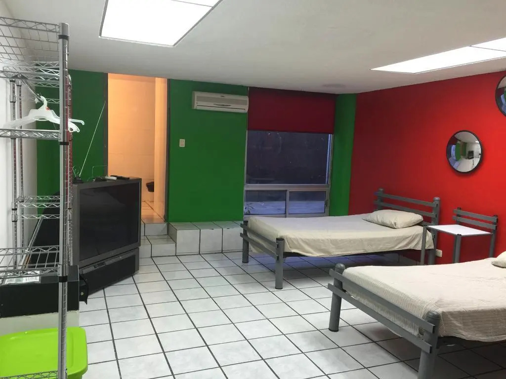 Unidades Privadas con AC-TV-WiFi y Estacionamiento en Centro de MTY
