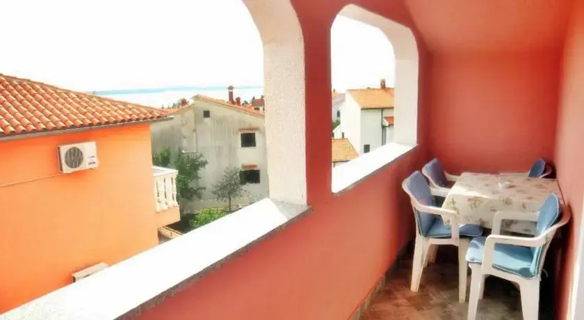 Apartments Avdi 315