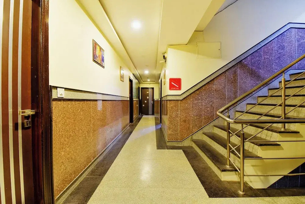 Fabhotel Tip Top