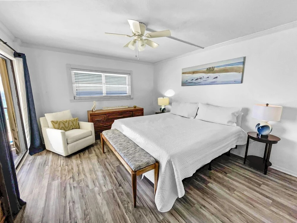 Regency Towers 714 2 Bedroom Condo by Redawning