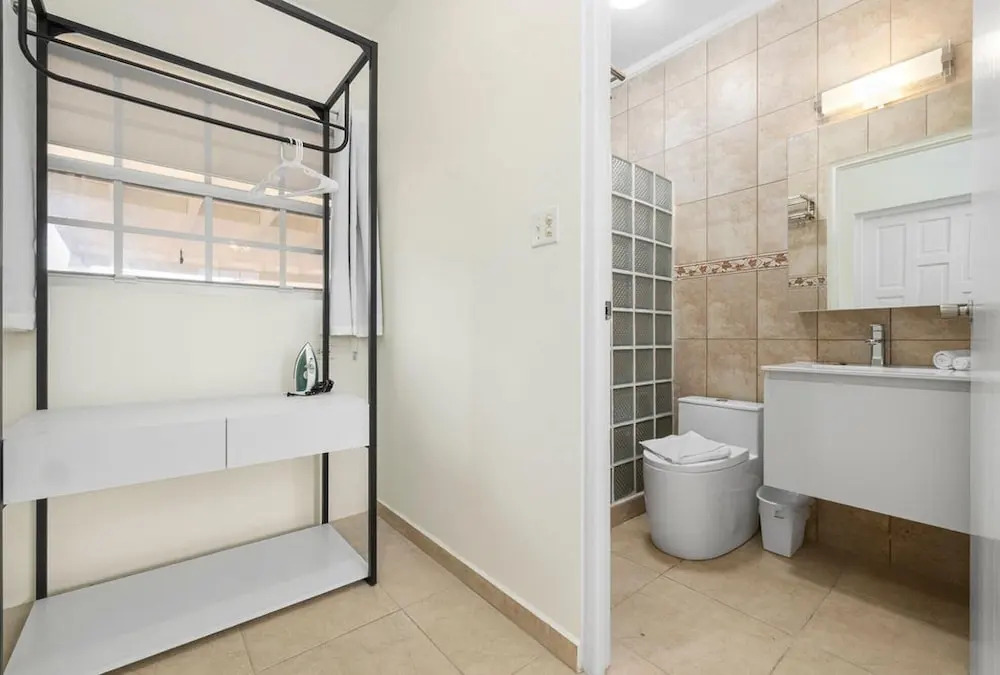 Cute Cozy 3BR Great Location
