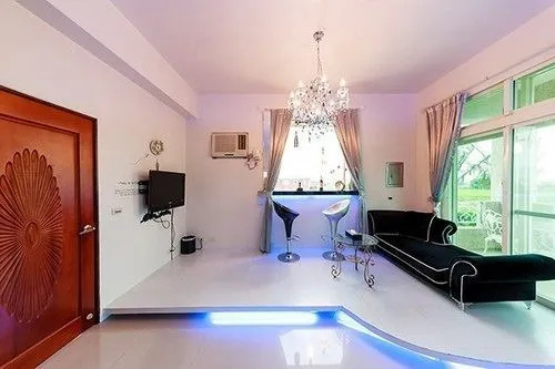 Love Villa yearned for freedom