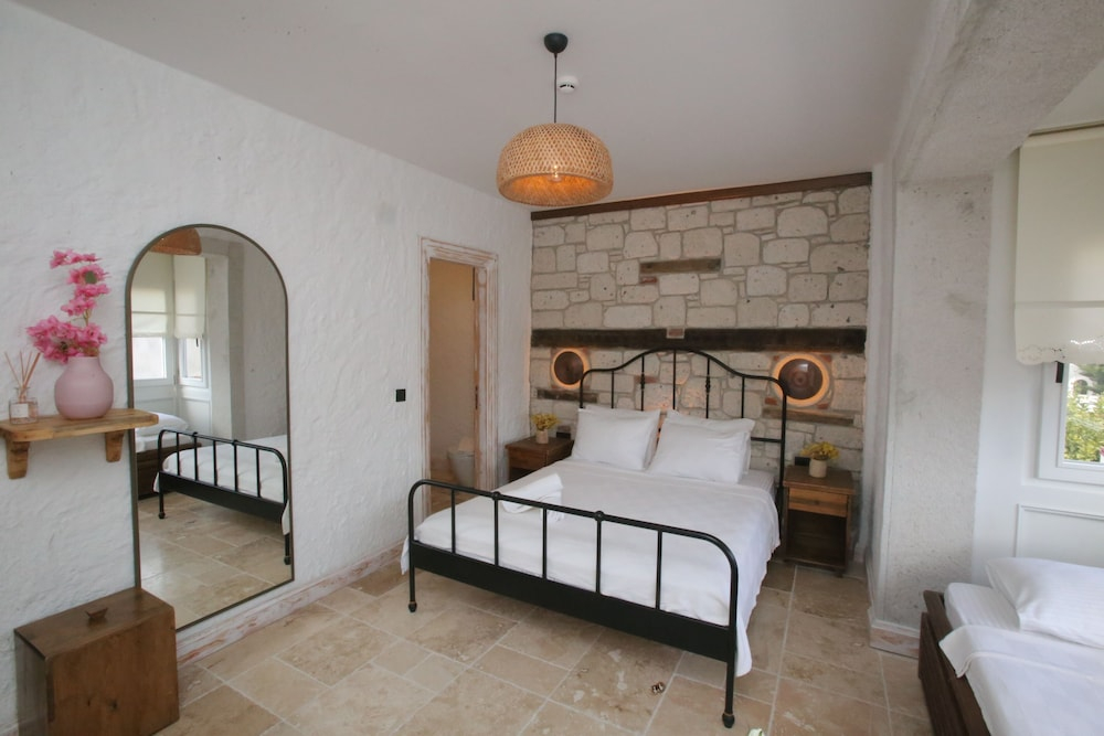 Alaçatı Taş Otel
