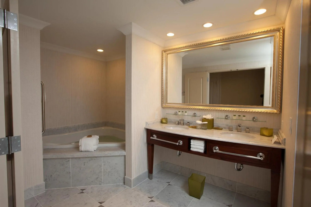 Town & Country Inn and Suites