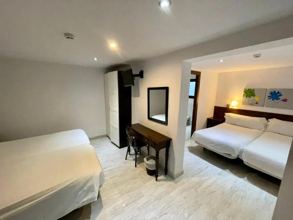 Aston Hotel