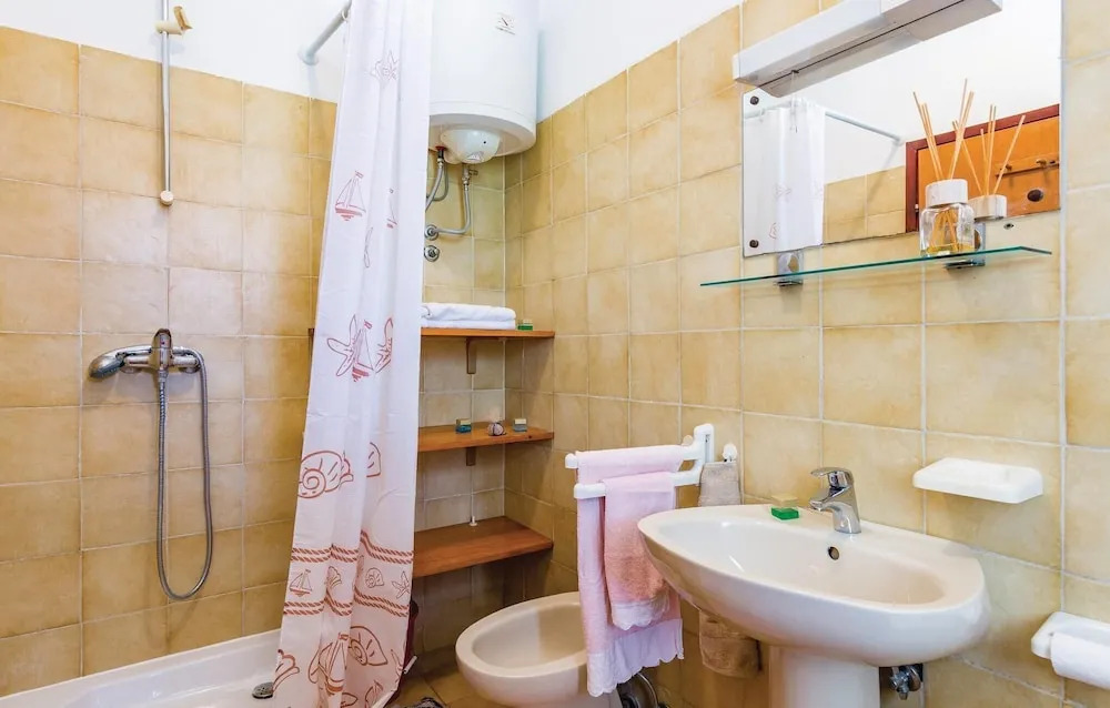 Nice Home in Vodnjan With Wifi and 1 Bedrooms
