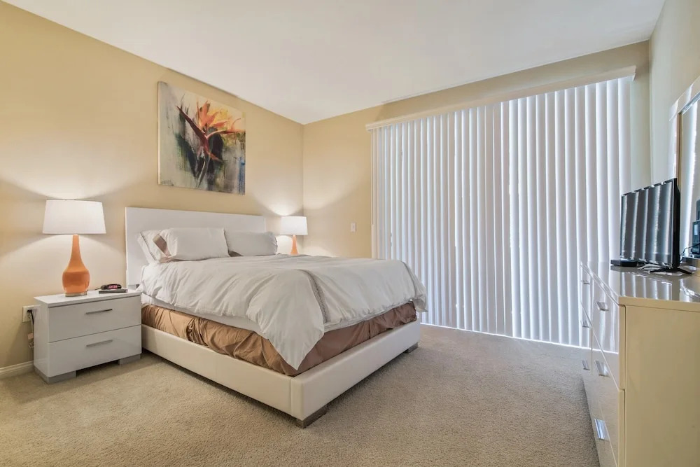 Global Luxury Suites at River Oaks Park