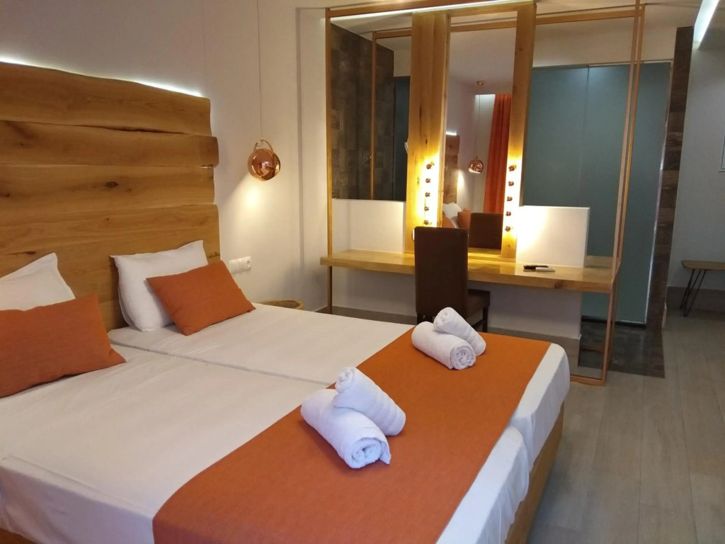 Apollo Apartments