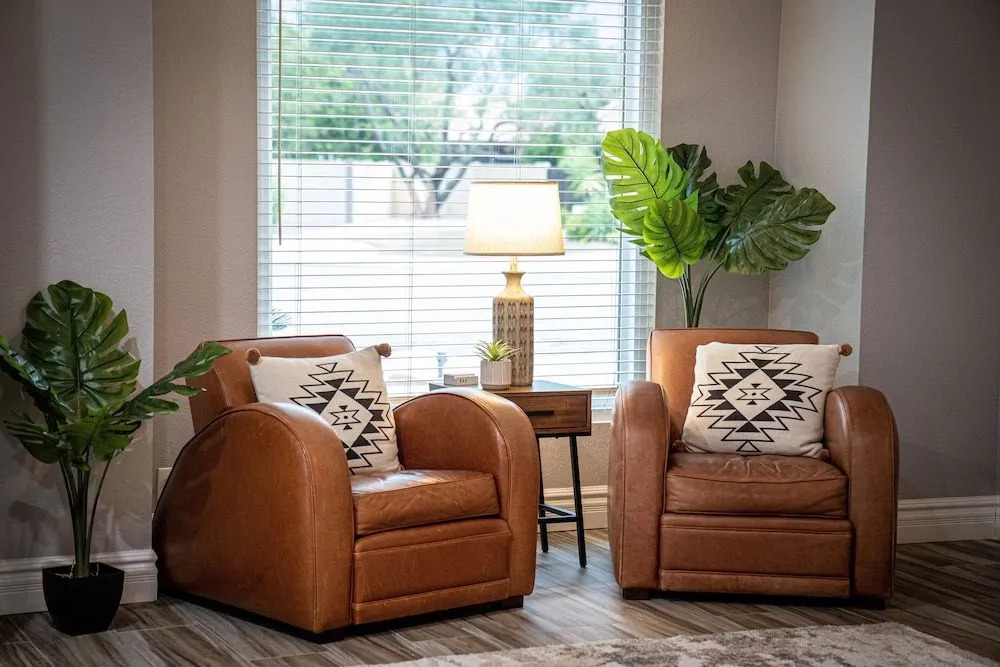 Monte Cristo Phoenix 4 Bedroom Home by RedAwning