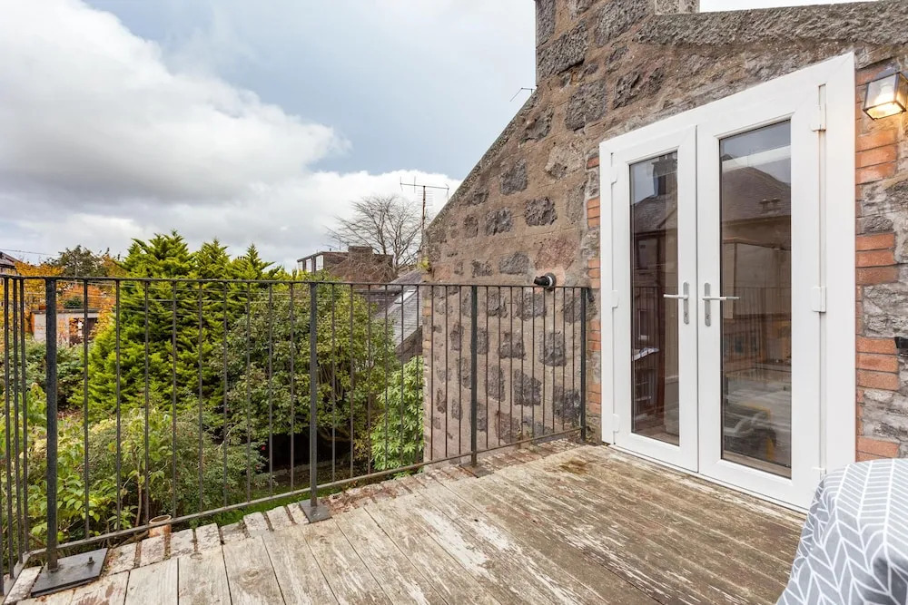 Cosy 5BD Double Upper Flat - Heart of Aberdeen