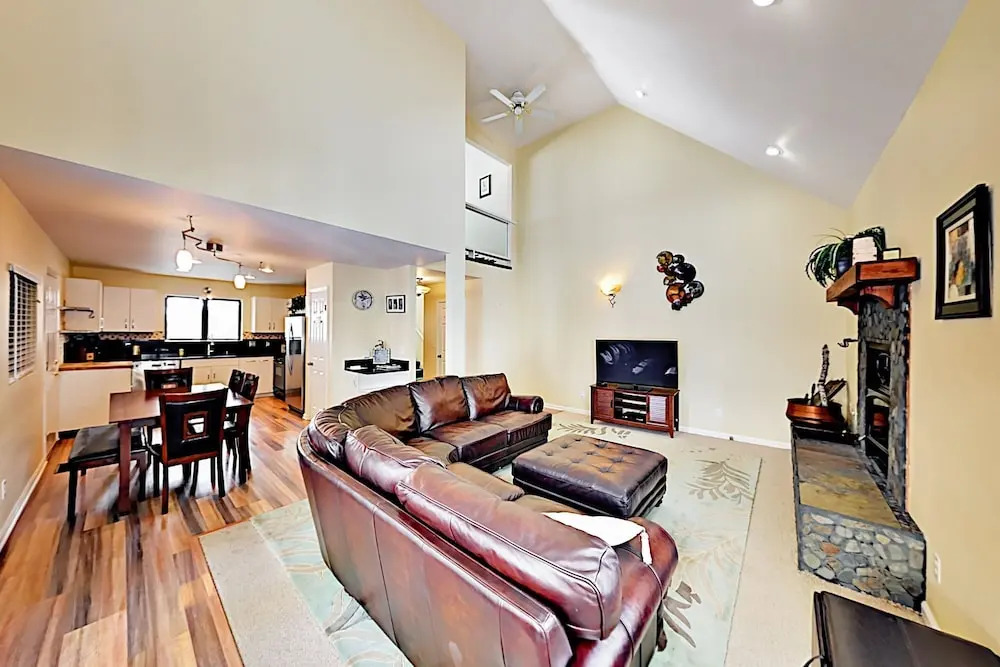 13784 Truckee - 4 Bedroom Home