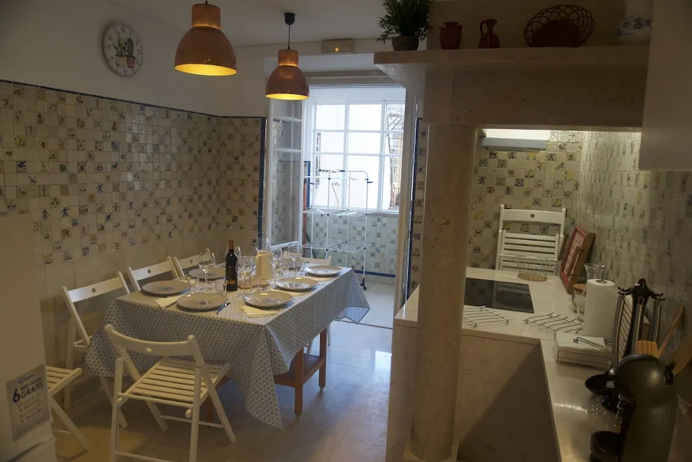 Avenida Cozy Apartment