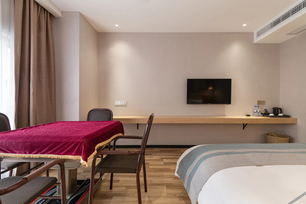 Ziheng Light Luxury Hotel (Guiyang Huaxi District Government University Town)