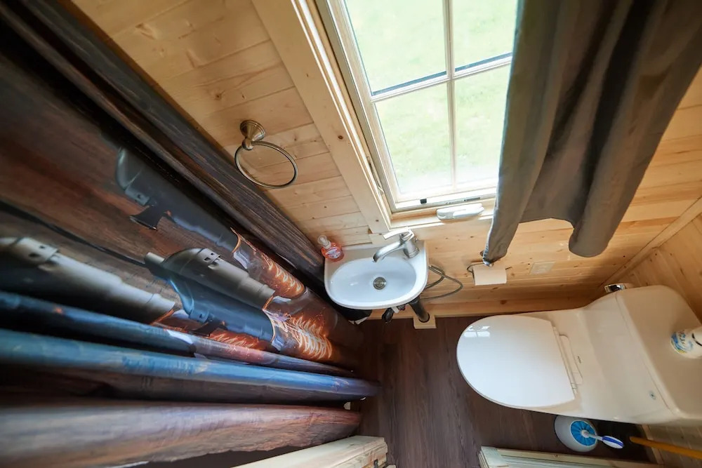 Tuxbury Pond Camping Resort Cottage