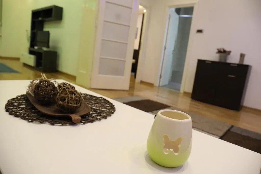 De Luxe Republic Square Apartment of 100sqm