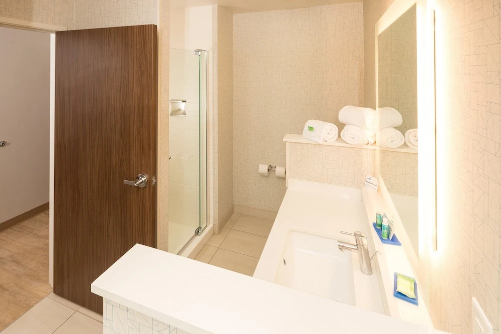 Holiday Inn Express & Suites - Michigan City by IHG