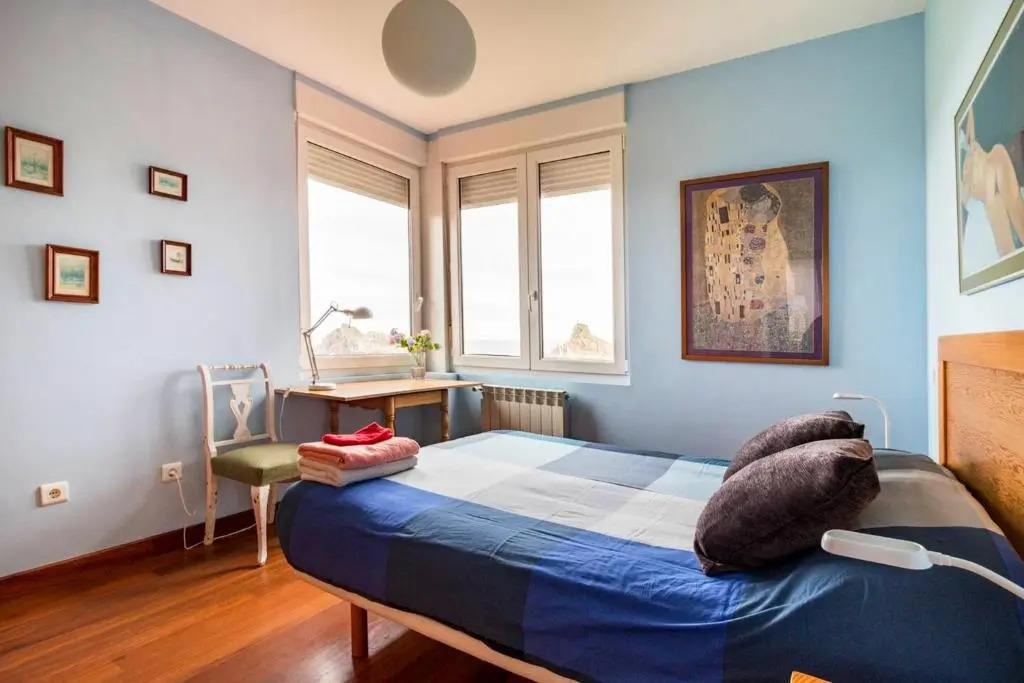 House with 5 bedrooms in Cantabria with wonderful sea view enclosed garden and WiFi 50 m from the beach