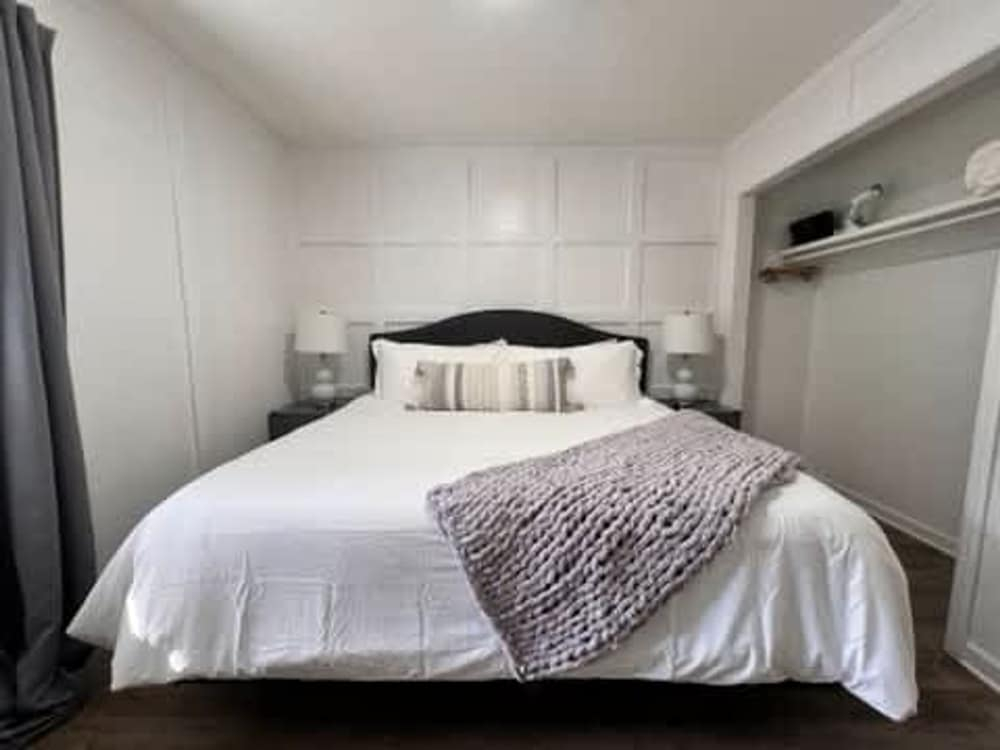 Turkey Nest by Beyond Expectations- Renovated 2BR
