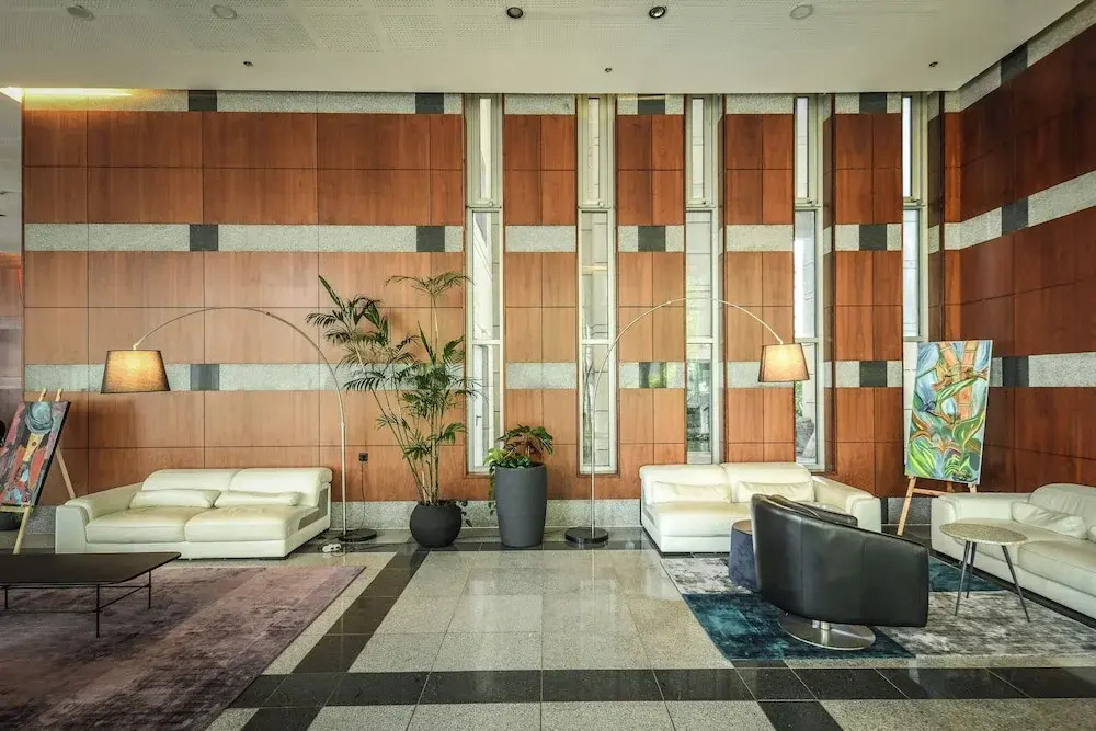 High end 2 BR w panoramic City view