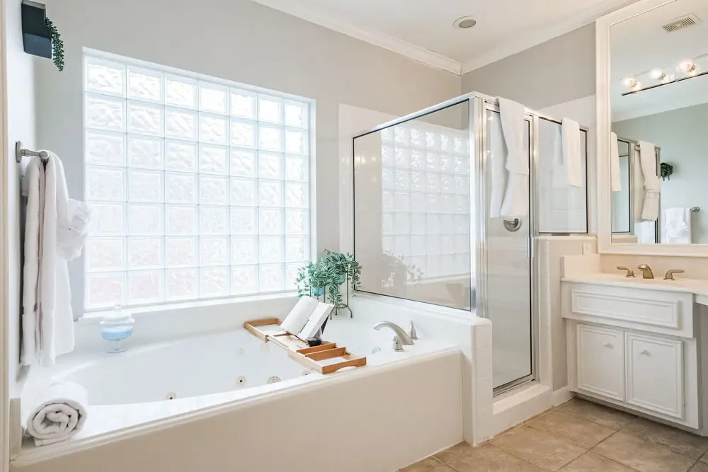 La Maison Heights in Houston Heights, Luxury Stays, Work-cation, High Speed Wifi