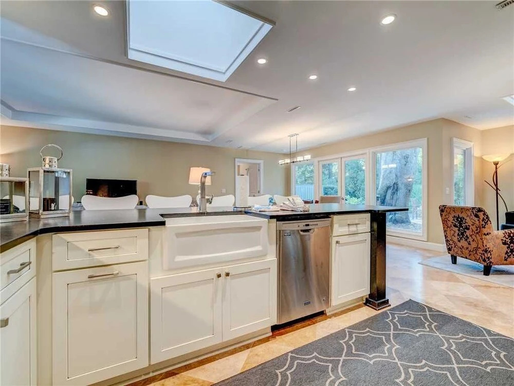 Jessamine 7, 3 bedrooms, Walk to Beach, Sleeps 8