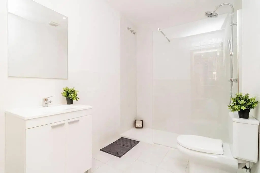 Bello Apartamento en Centro de Madrid, C/Infantas 1-3 by Batuecas