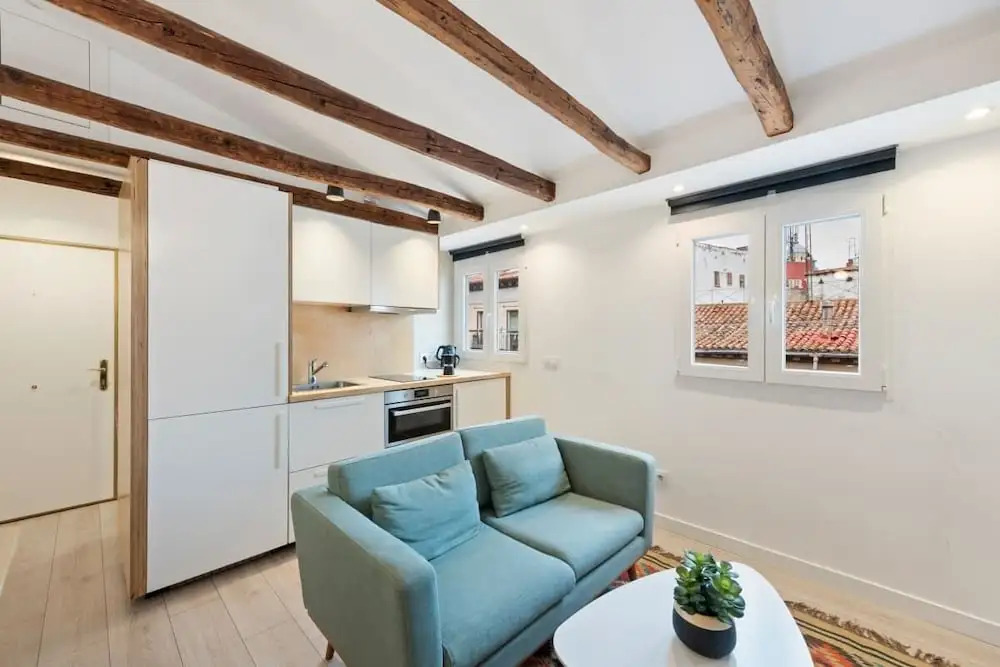 Charming Loft in La Latina, Close to City Centre