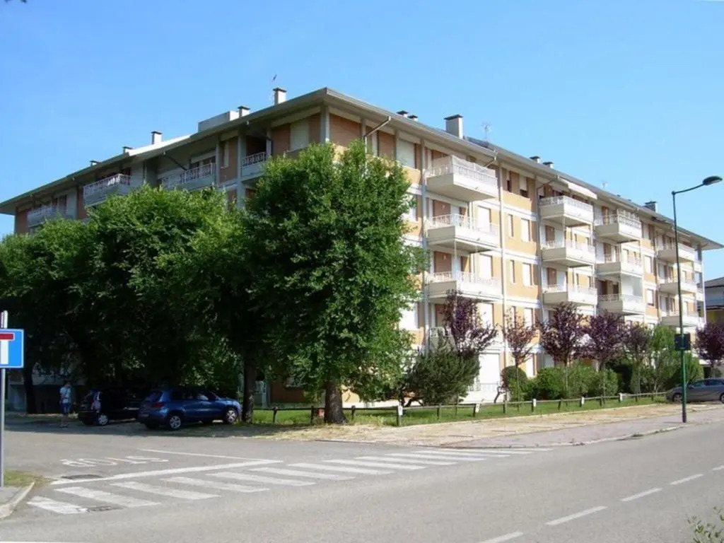 Apartment for 5 people in a Residence with Swimming Pool close to the Beach