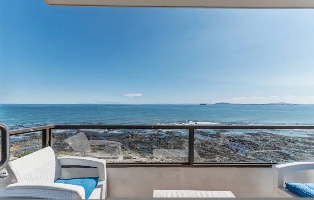 Secure One Bed Uninterrupted Ocean Views